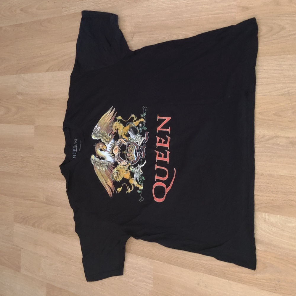 Queen Crest Graphic Logo Crewneck Short Sleeve Men's T-Shirt - Black - 2XL